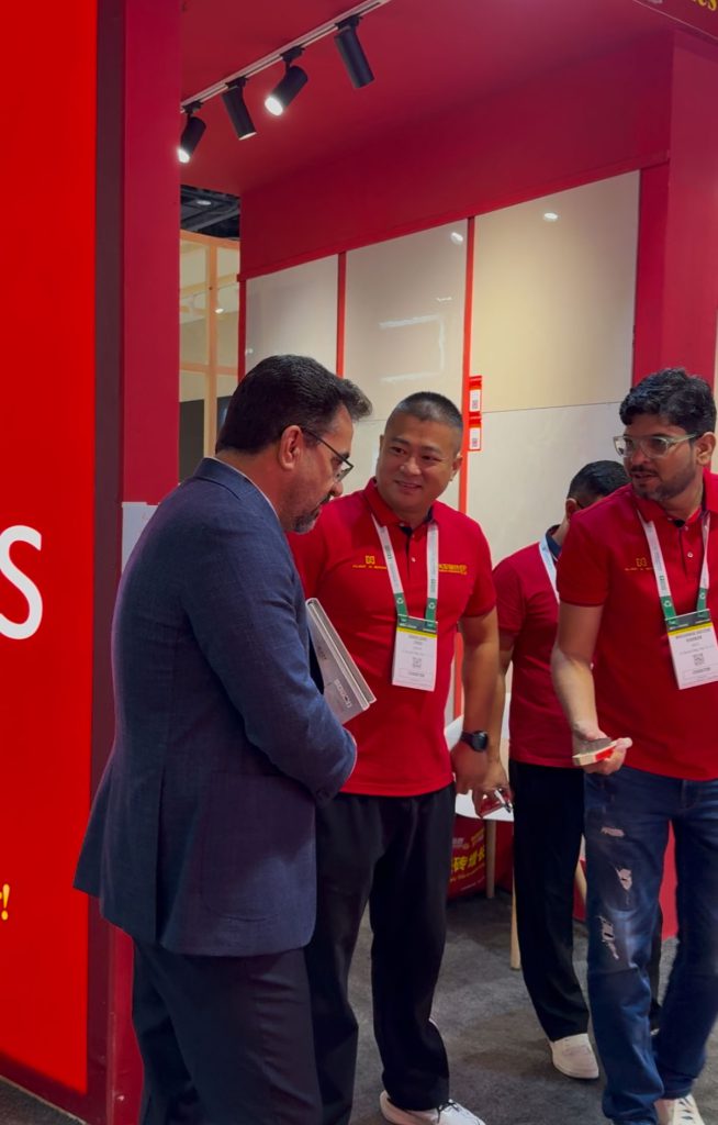 بازدید مهندس حسین ضیایی از نمایشگاه ساختمان BIG5 دبی